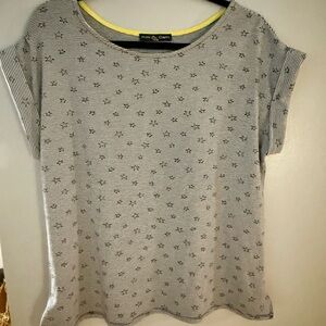 Kim & Cami Black and White Patterned Tee